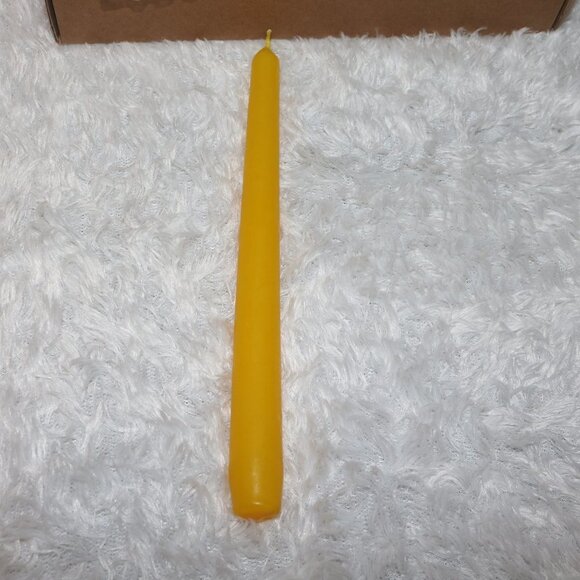 Melt Candle Company set of 10 yellow dinner taper candles 10inches long - Picture 6 of 7